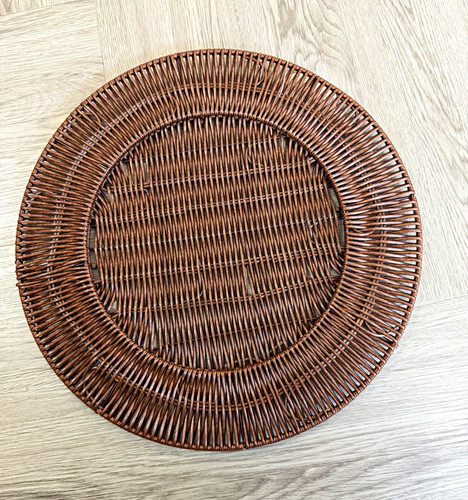 Round brown woven rattan - round,